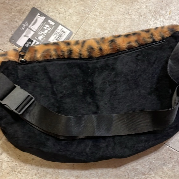 Sprigs faux fur & Sherpa muff adjustable waist belt - Picture 4 of 6